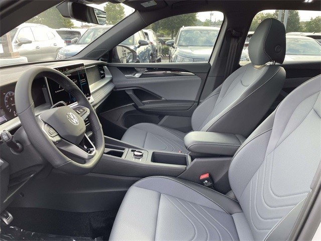 2025 Volkswagen Tiguan SE R-Line Black photo 15
