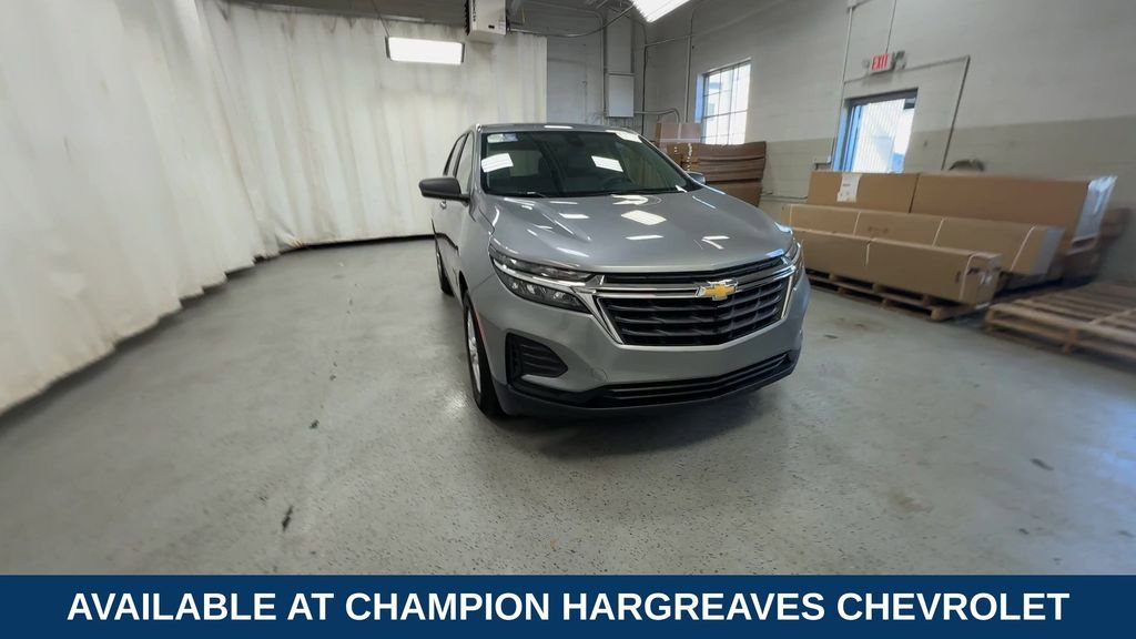 2023 Chevrolet Equinox LS photo 3