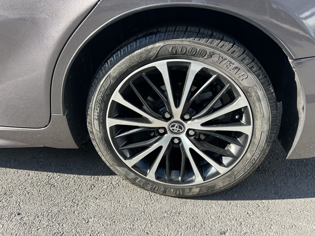 2020 Toyota Camry SE photo 8