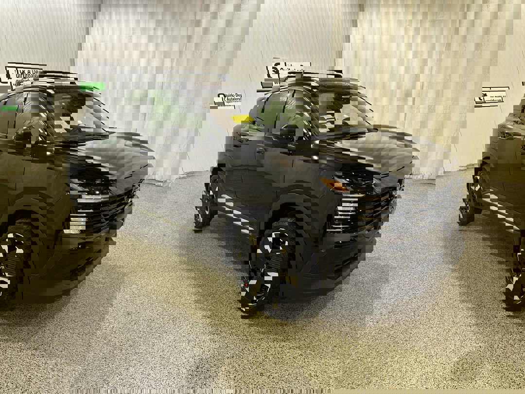 2026 Nissan KICKS SR AWD's photo