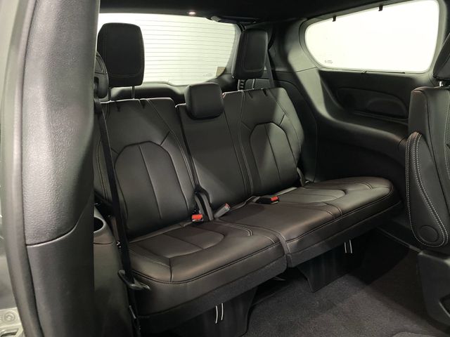 2025 Chrysler Pacifica photo 33