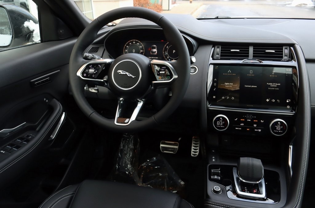 2024 JAGUAR E-PACE - Image 15