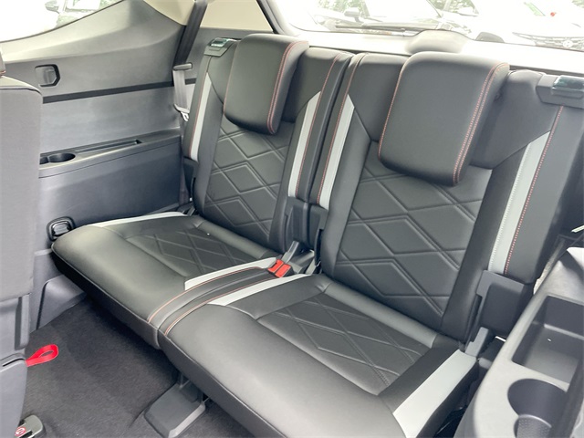 2025 Volkswagen Atlas Peak Edition SE Technology photo 39