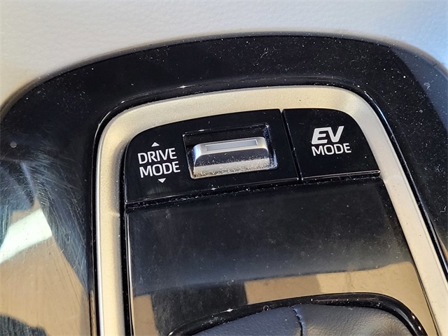 2024 Toyota Corolla Hybrid SE photo 13
