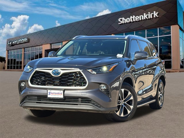 2022 Toyota Highlander XLE's photo