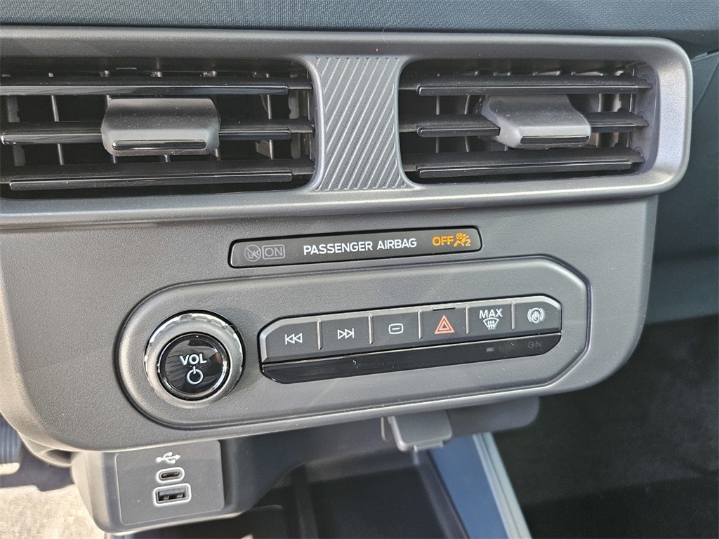 2025 Ford Maverick XL photo 17