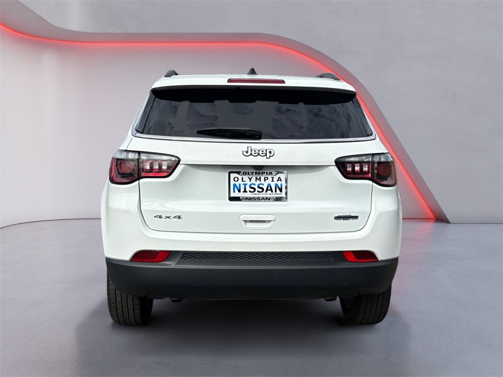 2024 Jeep Compass Latitude photo 3