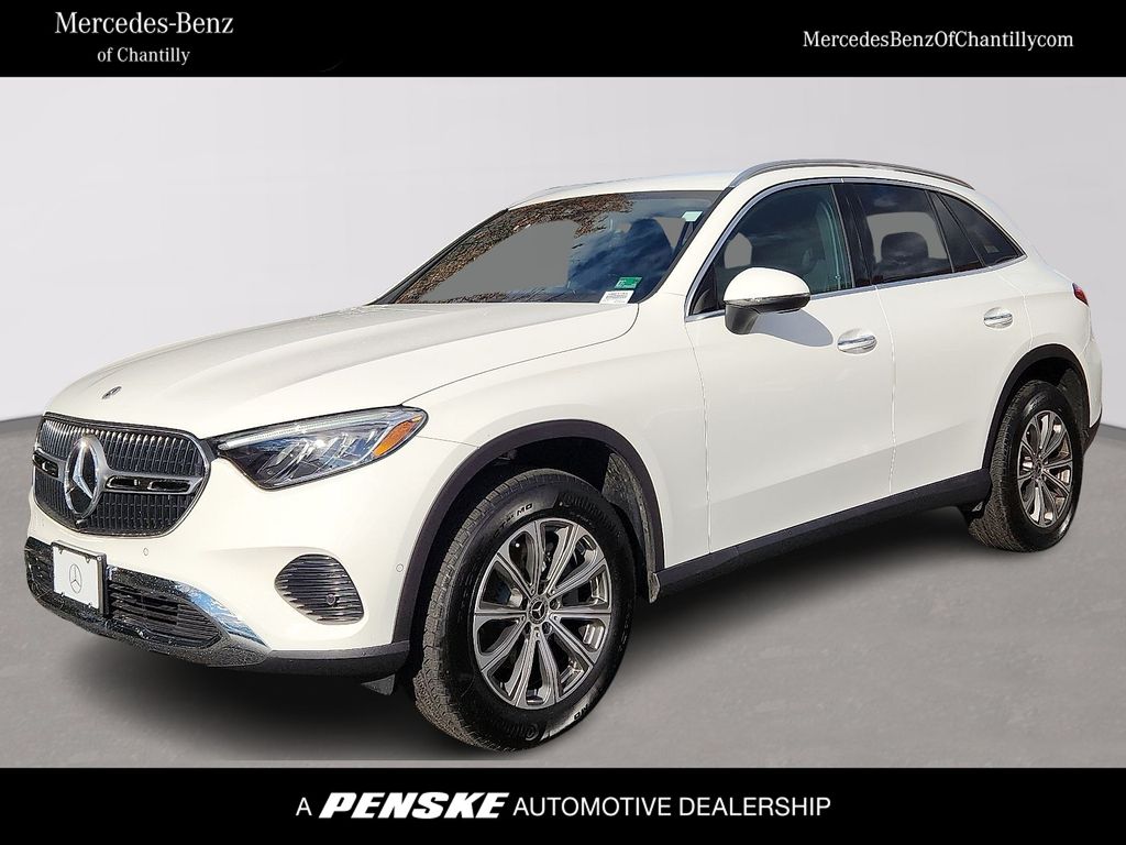 2025 Mercedes-Benz GLC Base's photo
