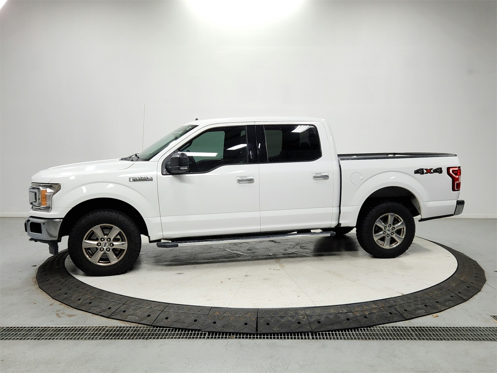 2019 Ford F-150 XLT photo 4