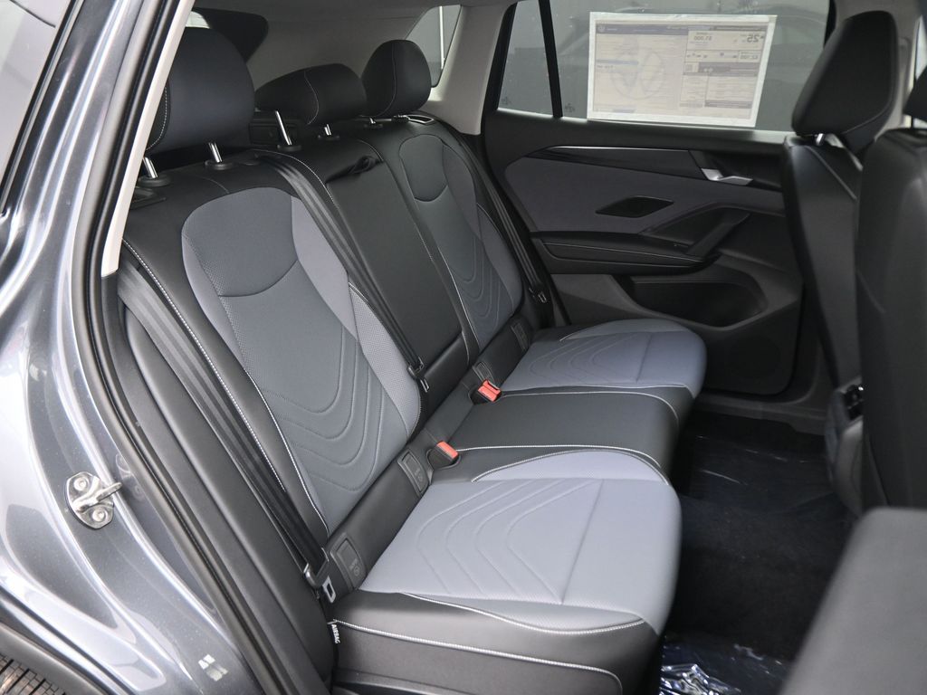 2025 Volkswagen Tiguan SE photo 44