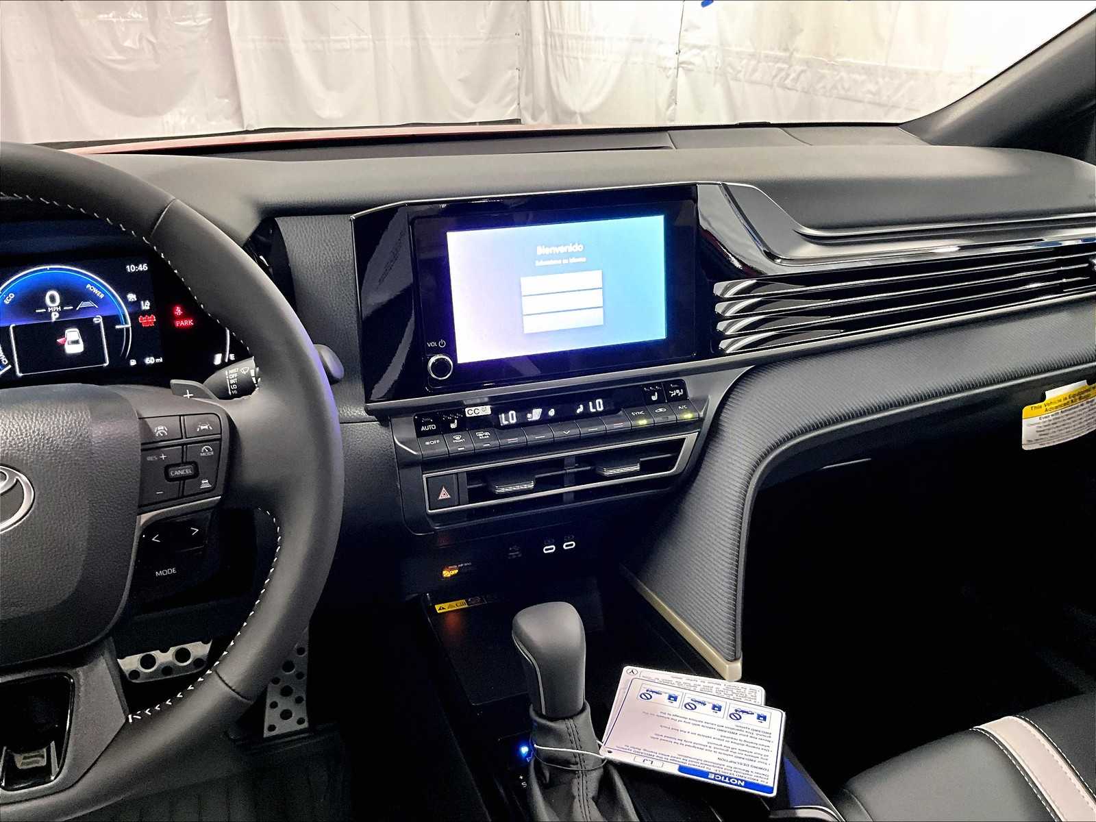 2025 Toyota Camry SE photo 12