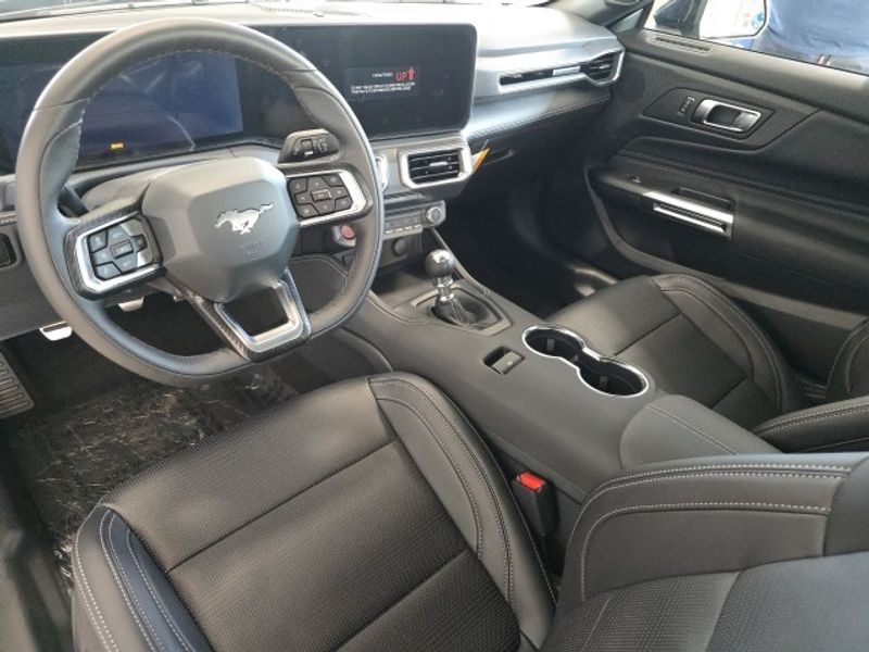 2025 Ford Mustang GT Premium photo 6