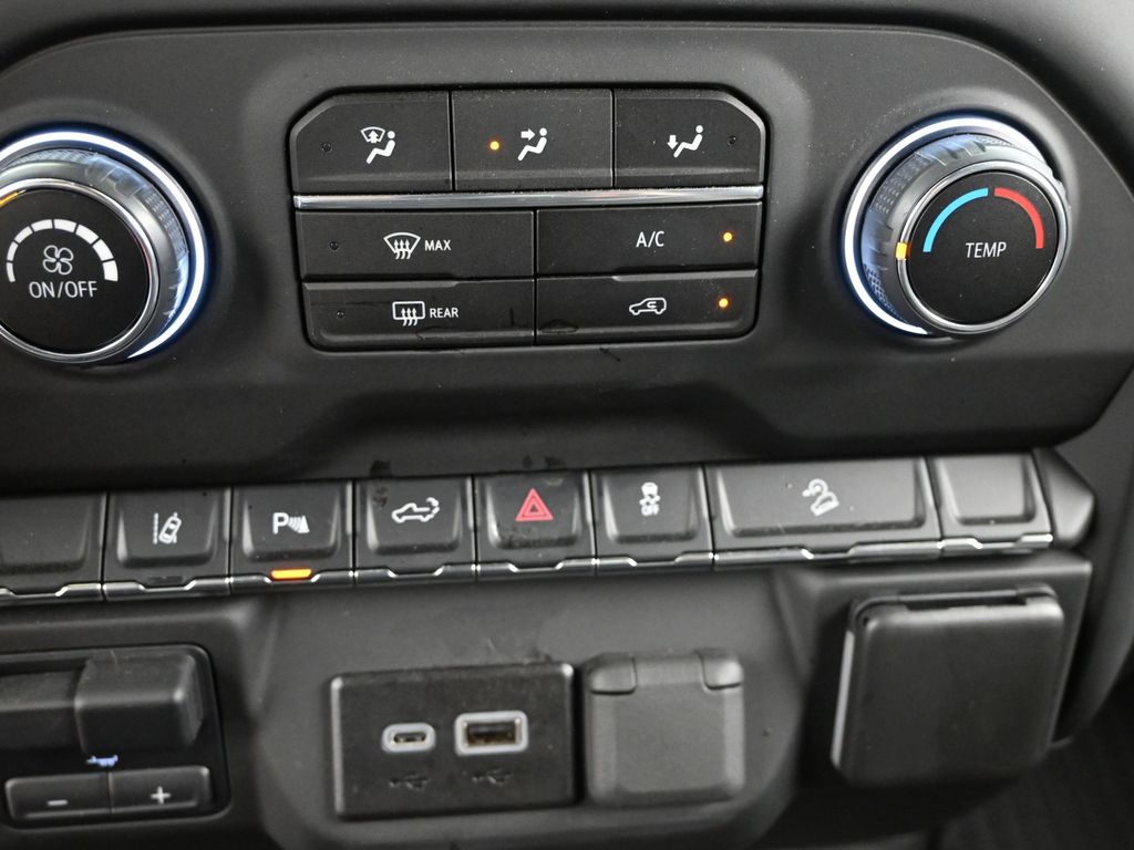 2024 Chevrolet Silverado 2500HD Custom photo 12