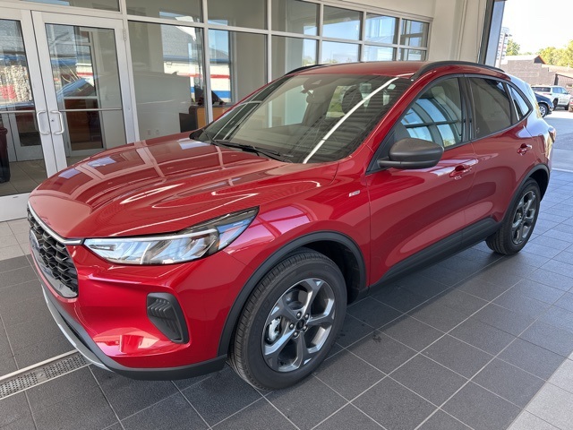 2025 Ford Escape ST-Line photo 4