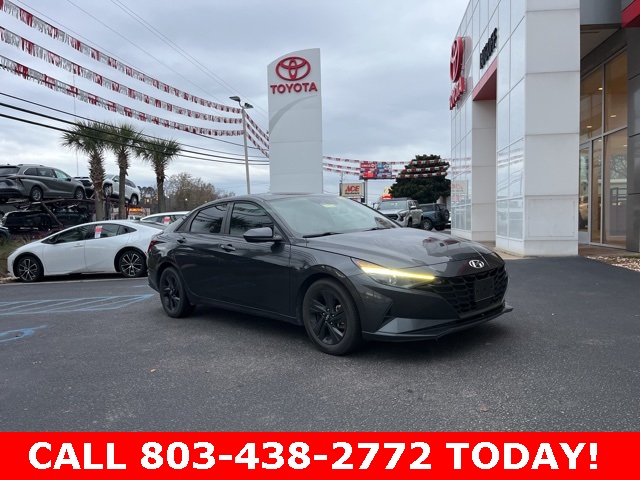 2021 Hyundai Elantra SEL's photo