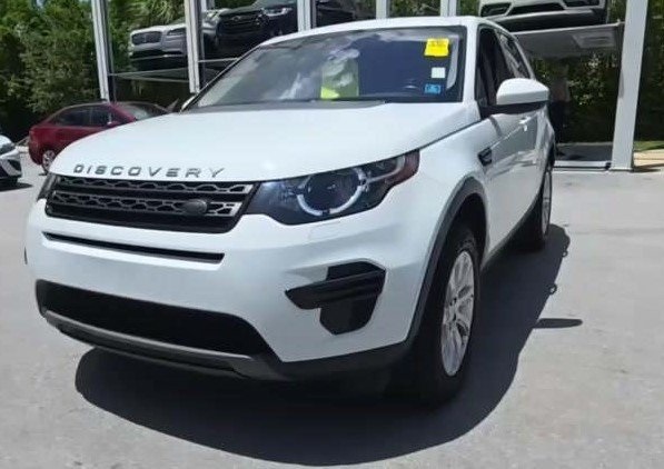2019 Land Rover Discovery Sport SE photo 3