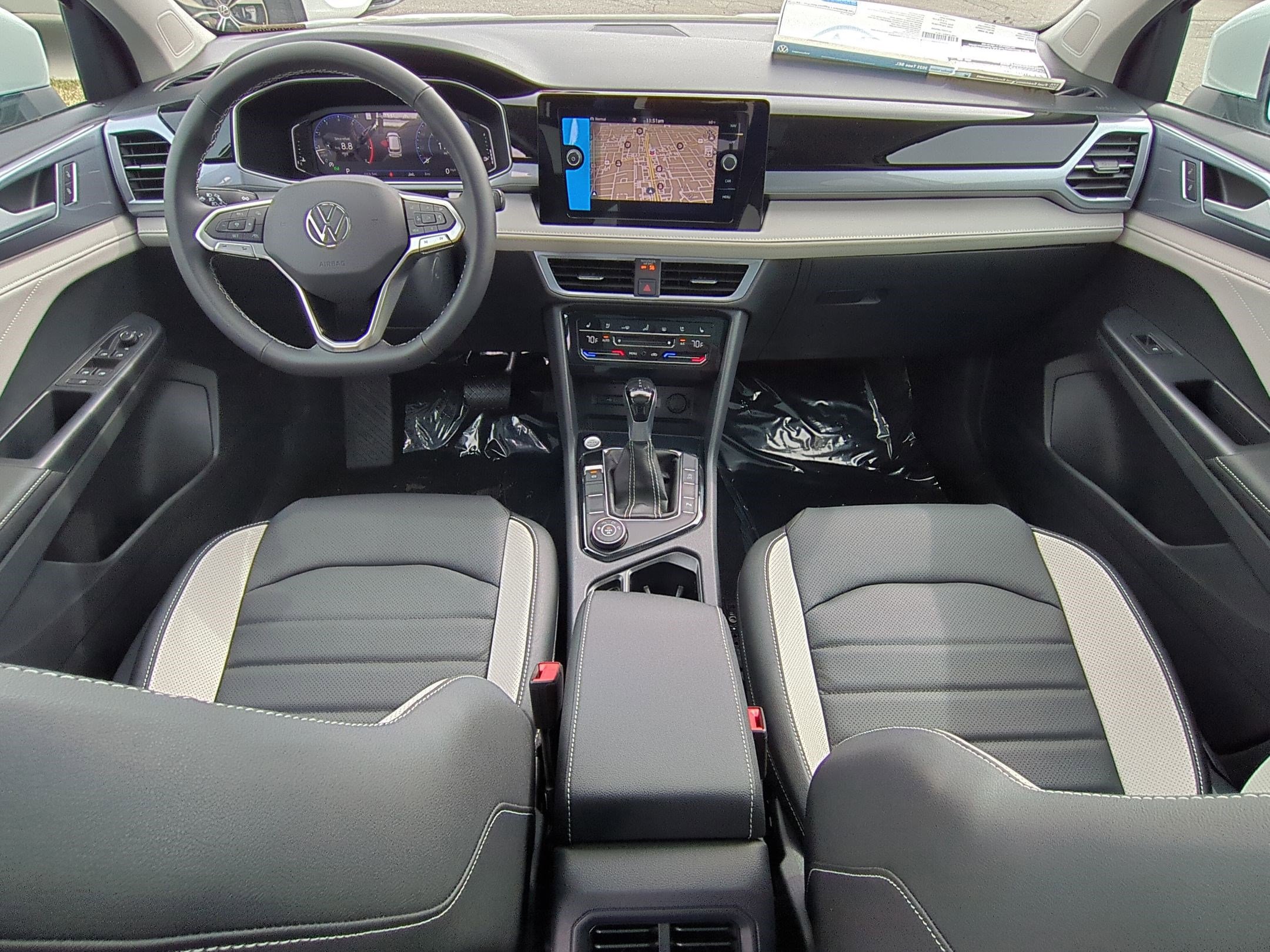 2025 Volkswagen Taos SEL photo 15