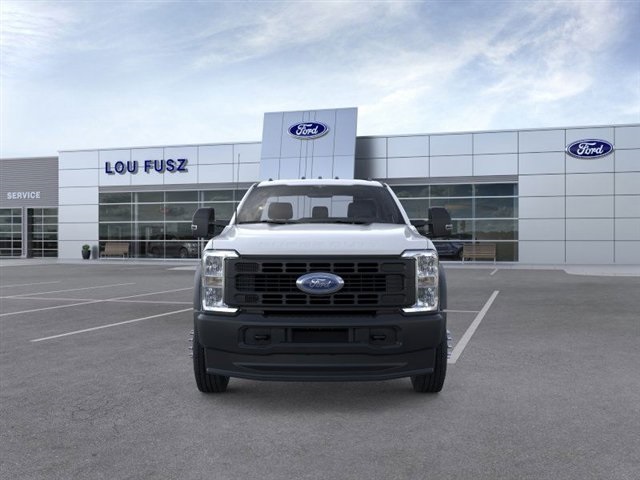 2025 Ford F-600 photo 6