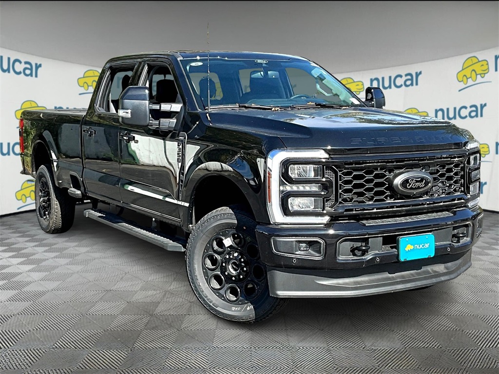 2025 Ford F-350 Super Duty Lariat's photo