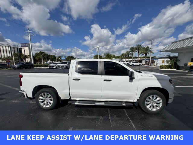 2024 Chevrolet Silverado 1500 Custom photo 2