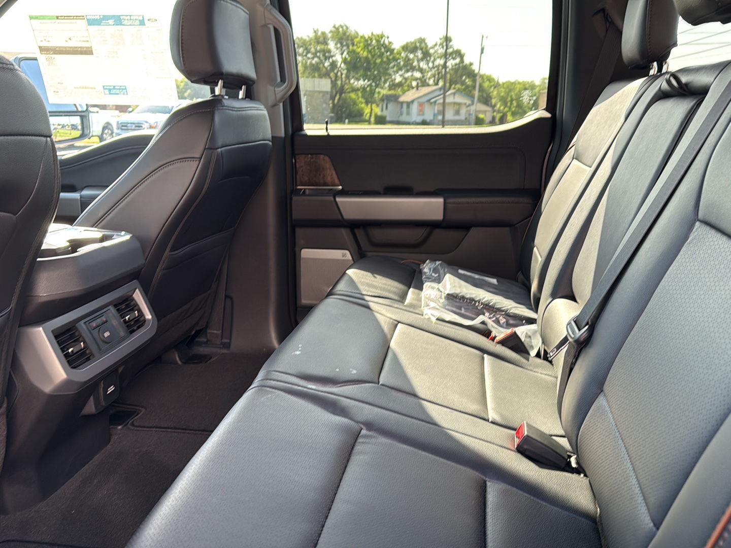 2025 Ford F-250 Lariat photo 6