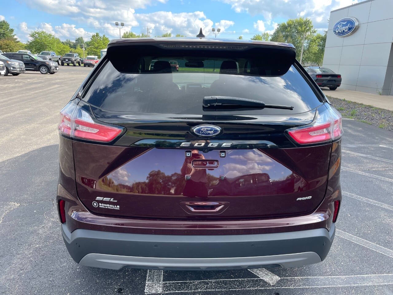 2022 Ford Edge SEL photo 5