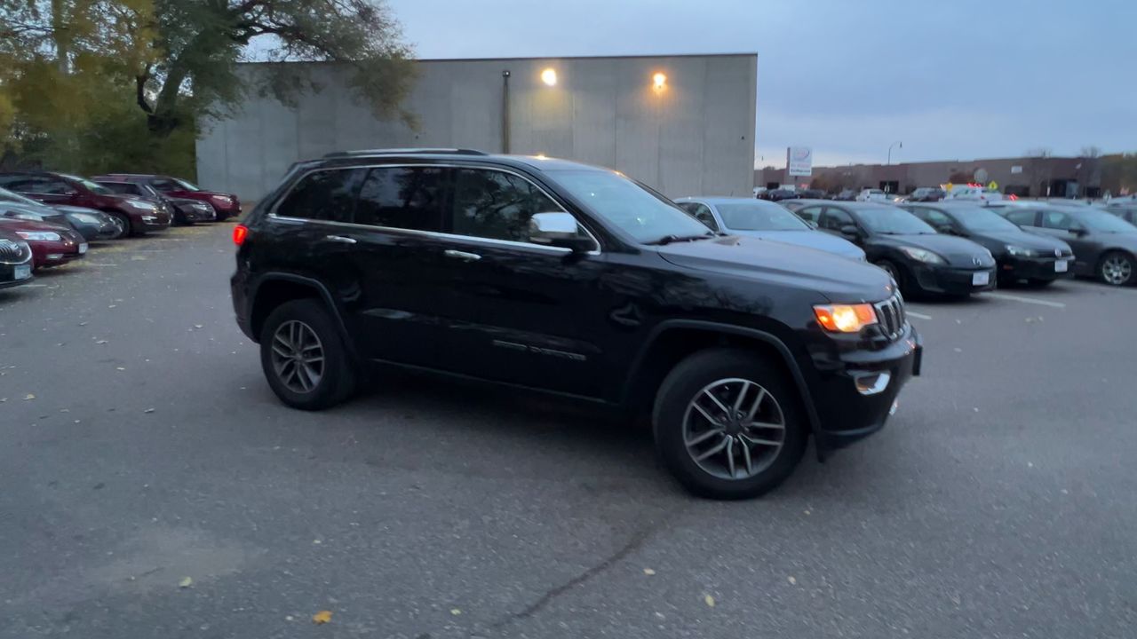 2017 Jeep Grand Cherokee Limited photo 4