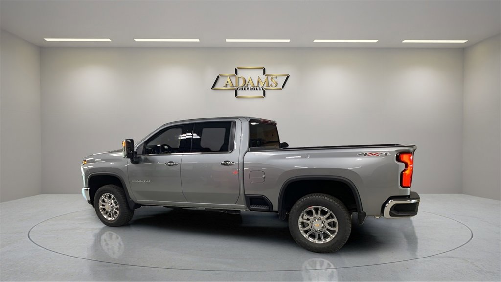2025 Chevrolet Silverado 2500HD LTZ photo 3
