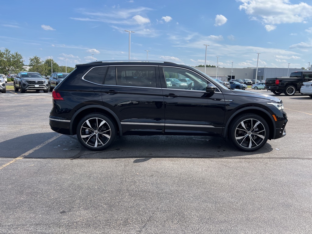 2022 Volkswagen Tiguan SEL Premium R-Line photo 7