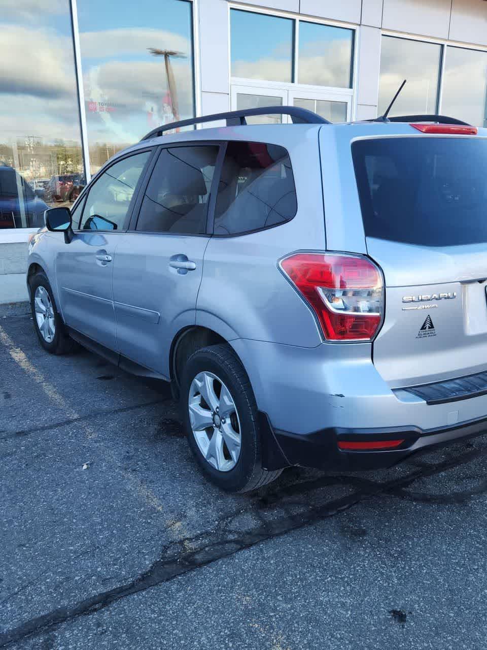 2014 Subaru Forester 2.5i Premium photo 4