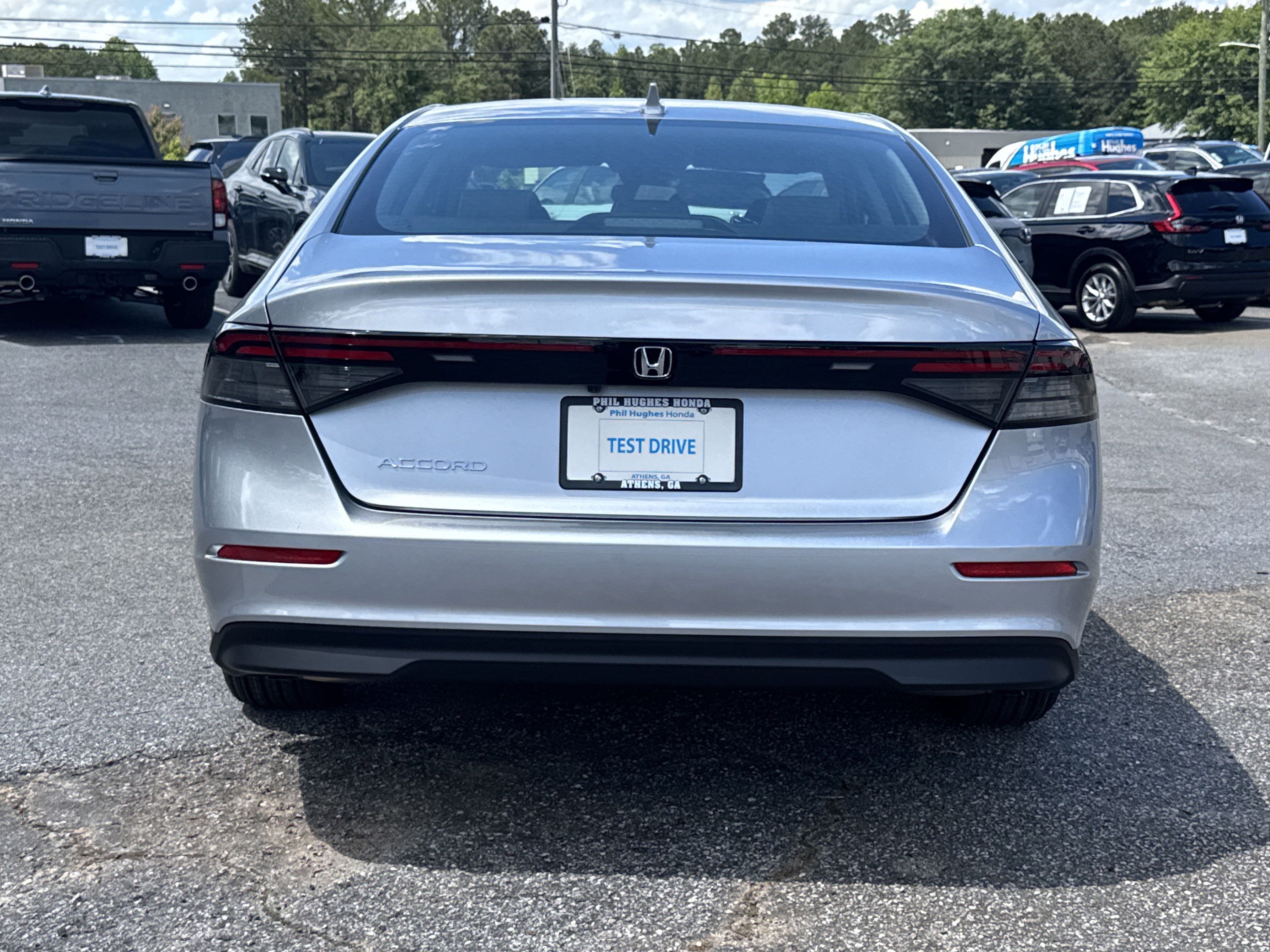 2025 Honda Accord LX photo 3