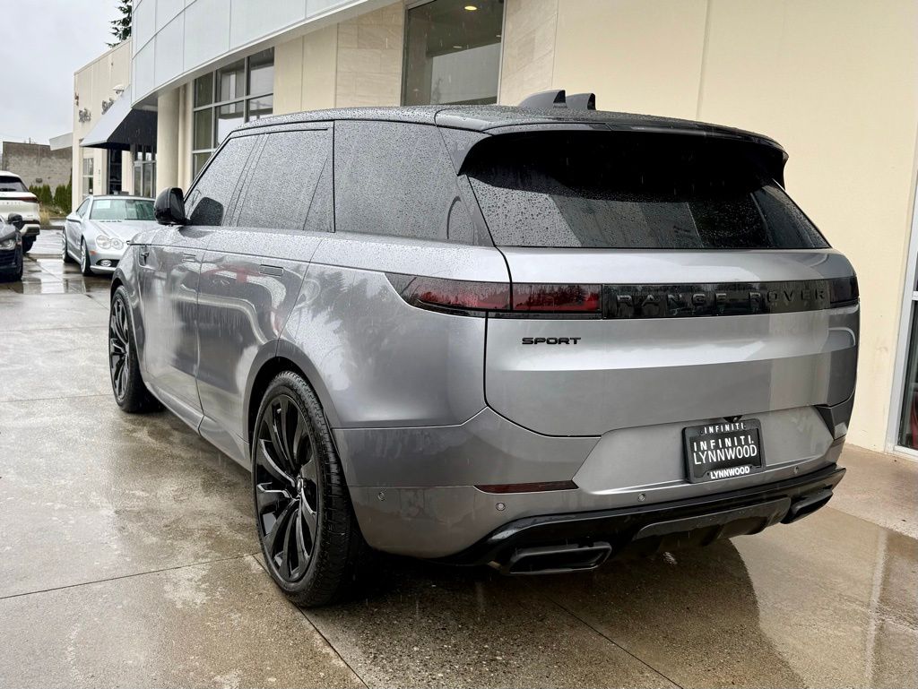 2024 Land Rover Range Rover Sport P400 Dynamic SE photo 3