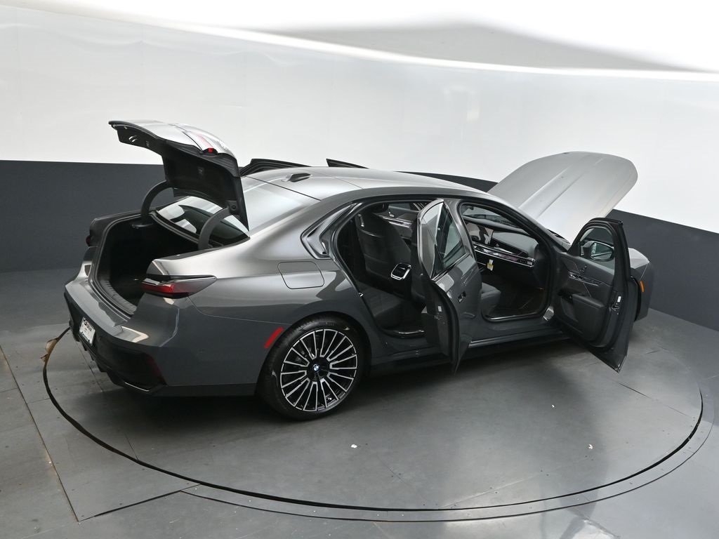 2026 Bmw 740i photo 38