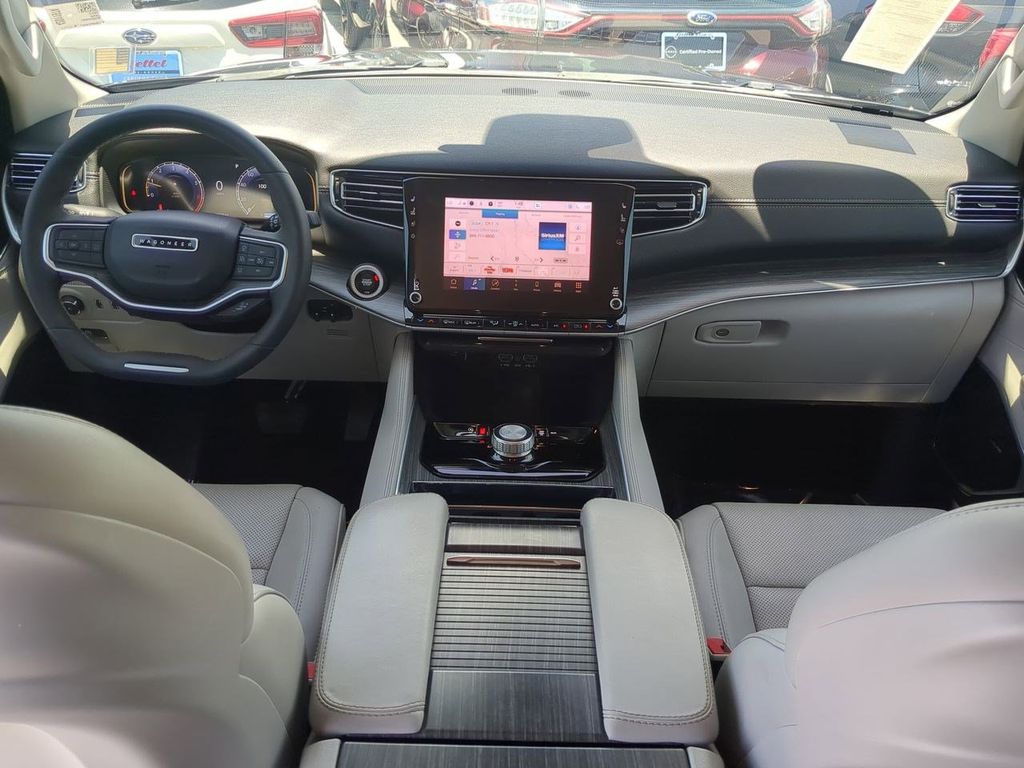 2023 Jeep Wagoneer Series II photo 15