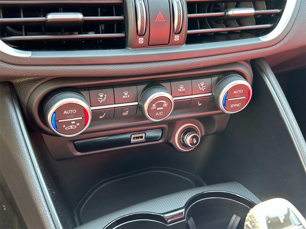 2025 Alfa Romeo Giulia SPRINT photo 23