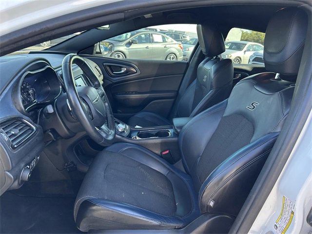 2016 Chrysler 200 S photo 7