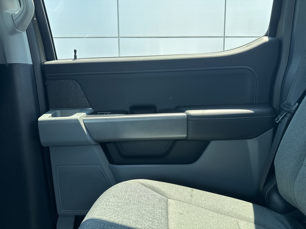 2025 Ford F-150 XLT photo 38