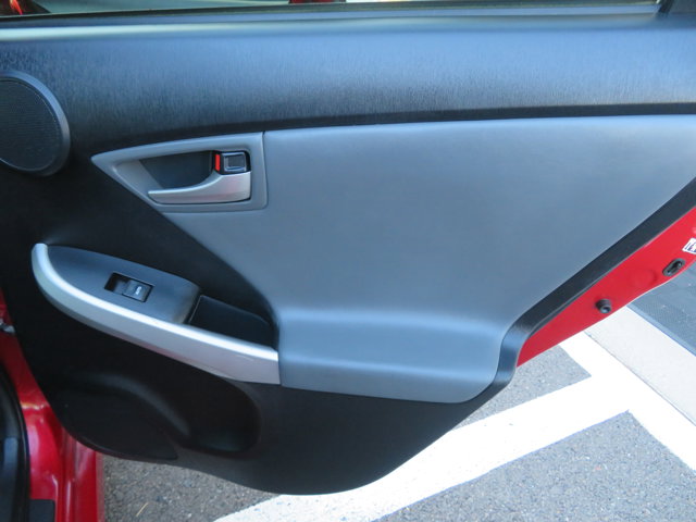 2015 Toyota Prius Four photo 9