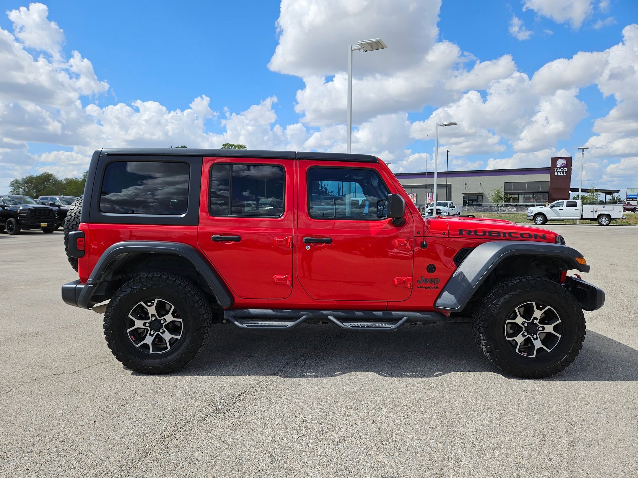 2018 Jeep Wrangler Unlimited Rubicon photo 2