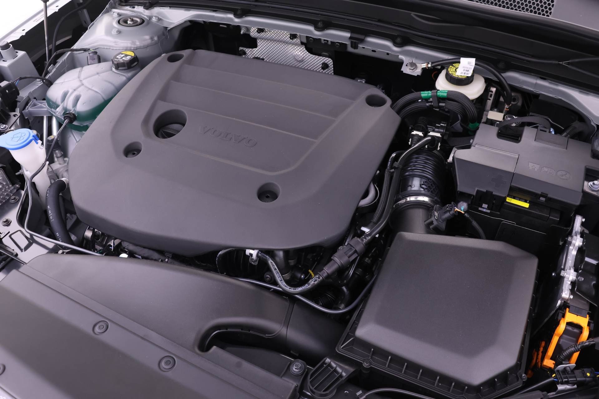 2026 Volvo XC40 Plus photo 15