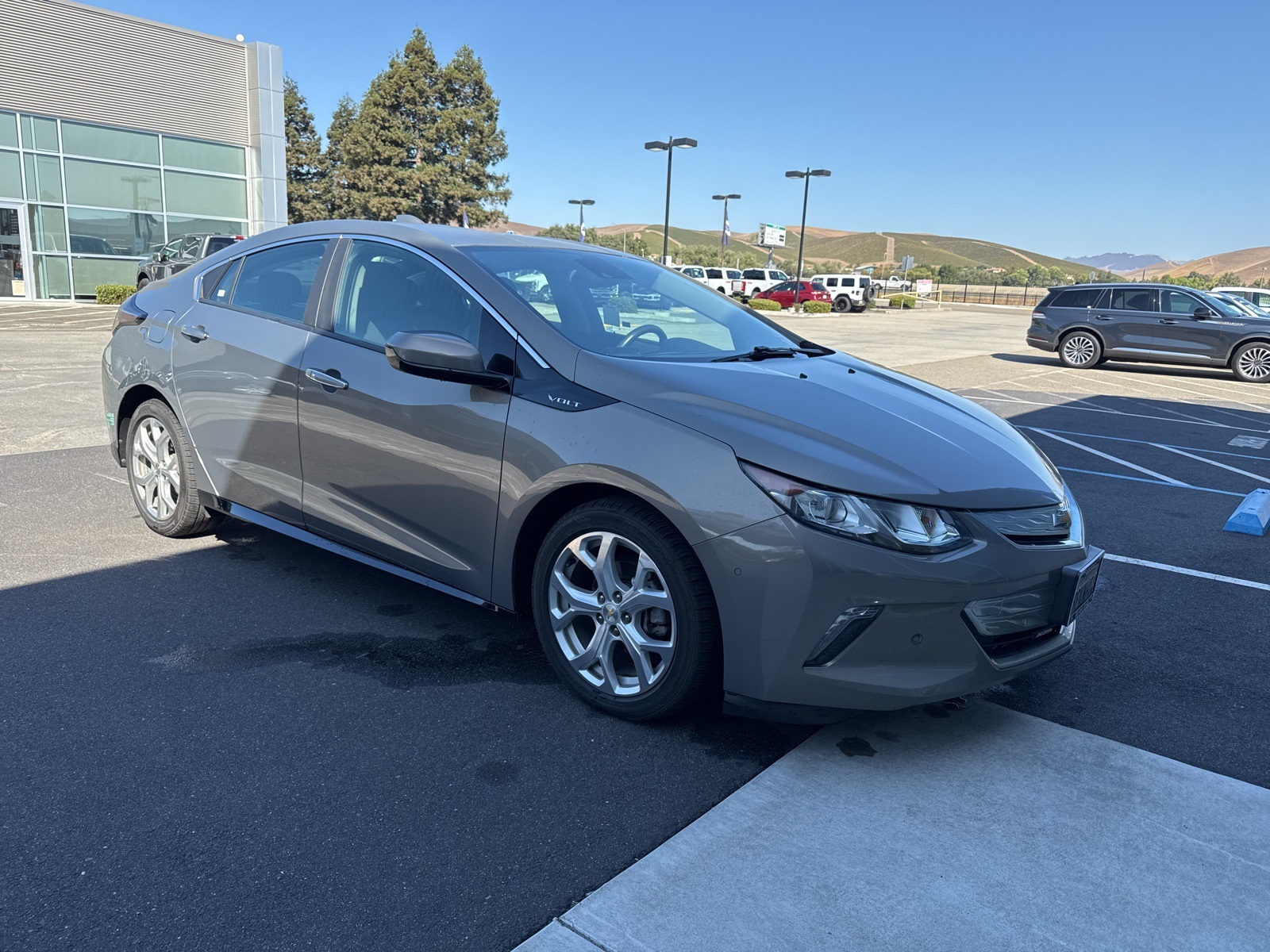 2017 Chevrolet Volt Premier photo 2