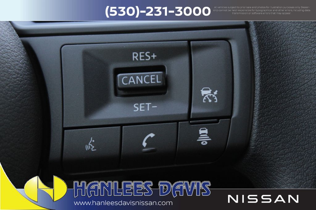 2025 Nissan Kicks SV photo 12