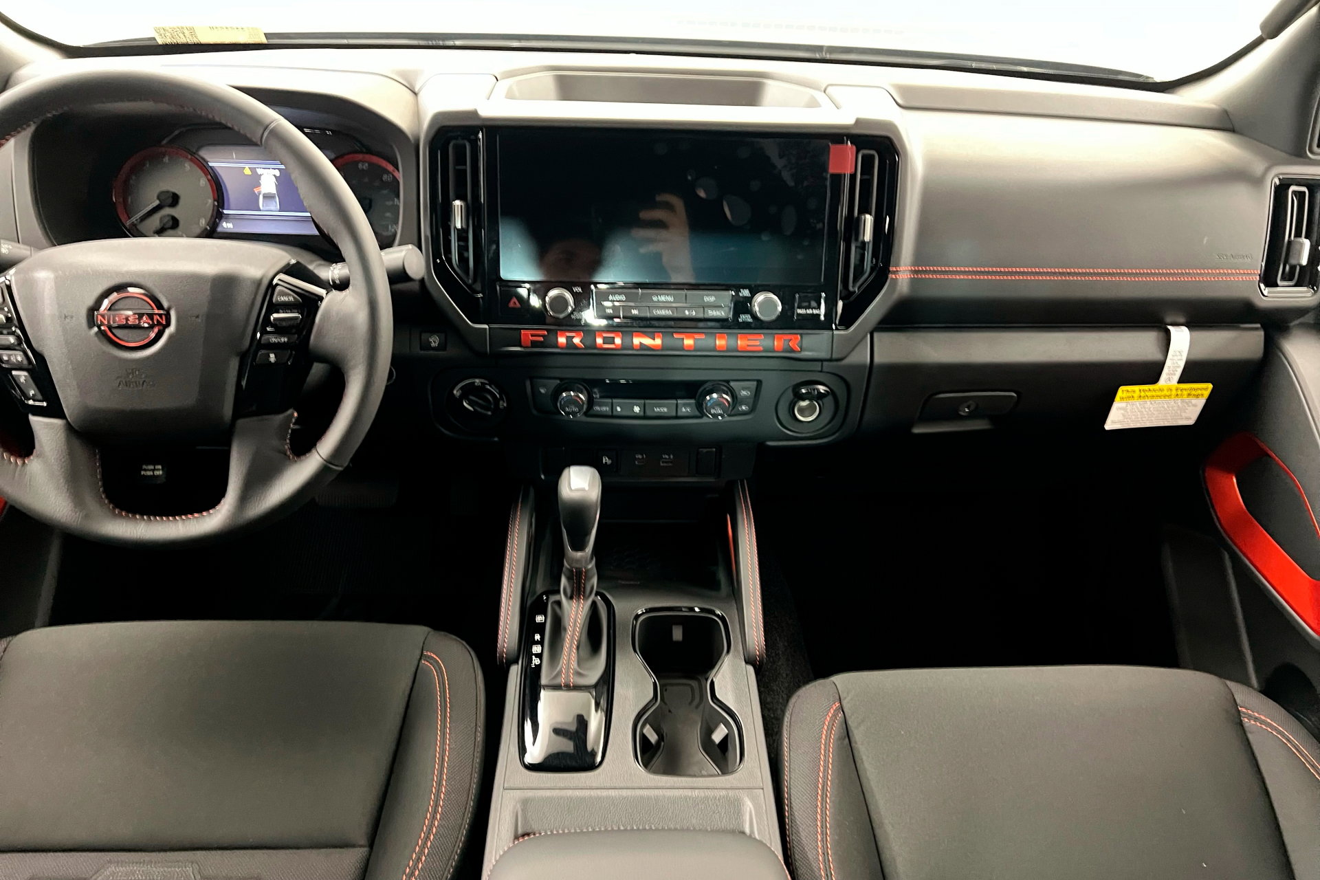 2025 Nissan Frontier PRO-4X photo 13
