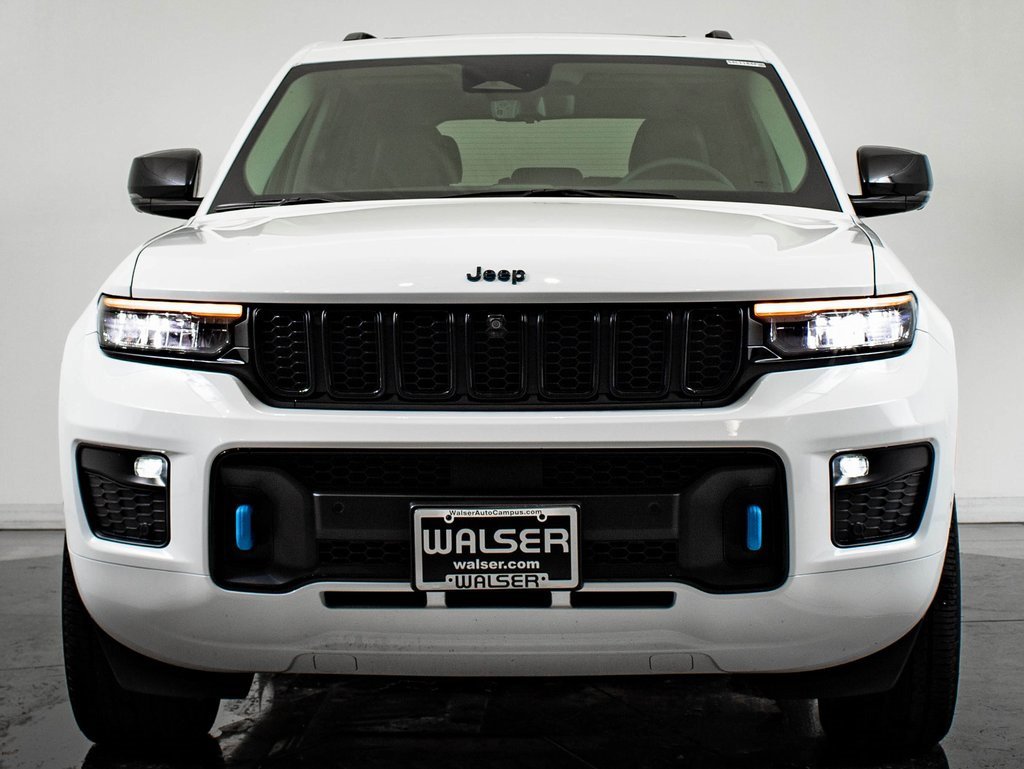 2023 Jeep Cherokee 80th Anniversary Edition photo 2