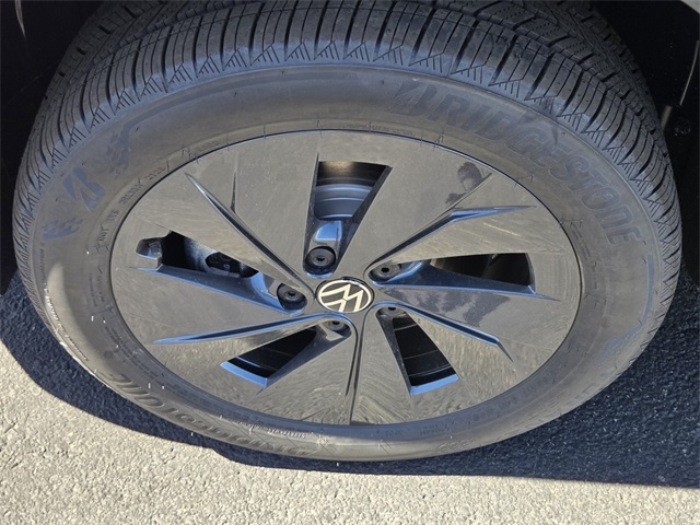 2025 Volkswagen Taos S photo 5