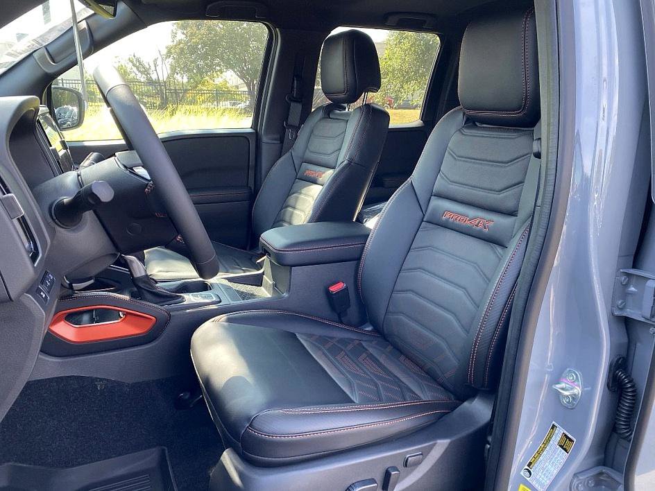 2026 Nissan Frontier Crew Cab PRO-4X photo 8