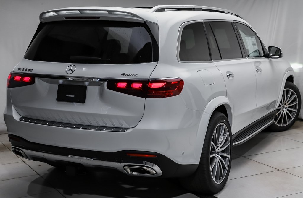2026 Mercedes Benz GLS 580 4MATIC photo 3