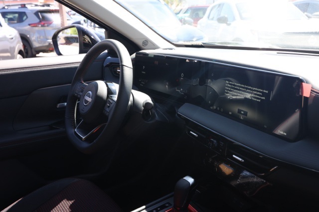 2026 Nissan Kicks SR photo 18
