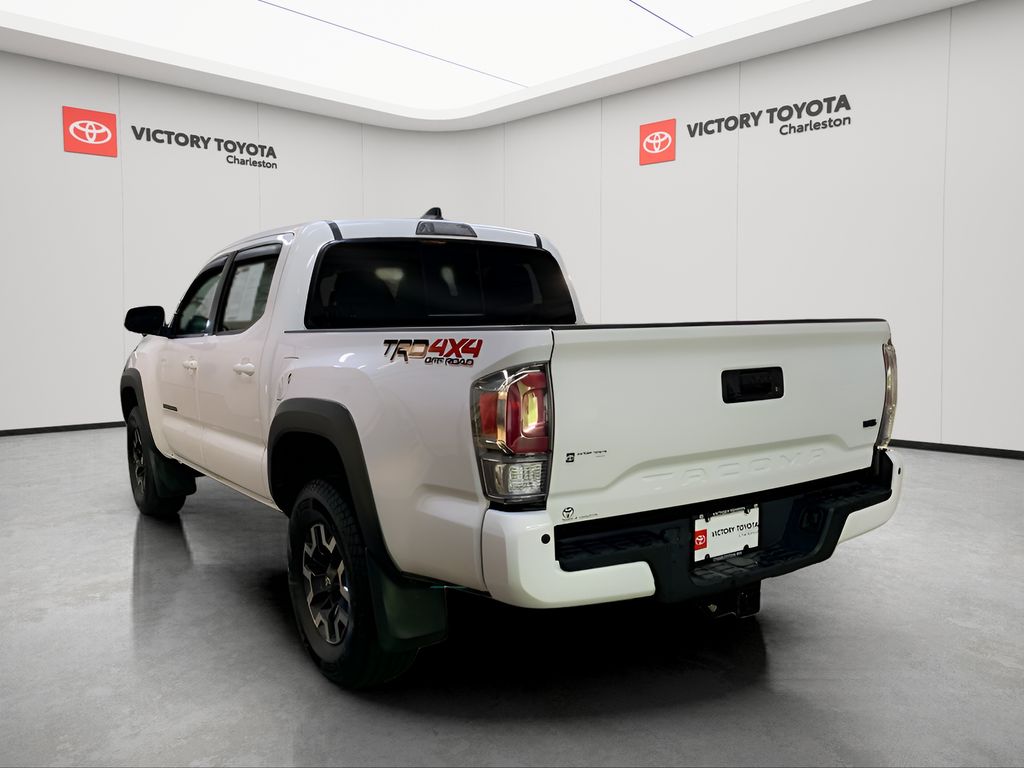 2023 Toyota Tacoma TRD Off-Road photo 2