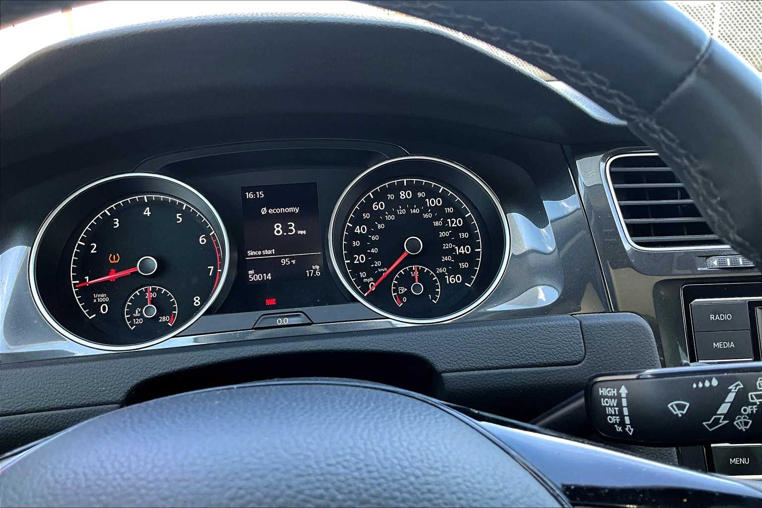 2021 Volkswagen Golf TSI photo 24